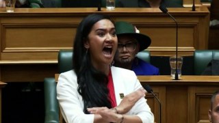 New Zealand's Youngest MP Stuns Parliament with Powerful Maori Haka || Short News
