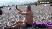 Antalya’dan Almanya’daki 'akrabaları kıskandıracak' selfie: Ocak ayında denize girdiler