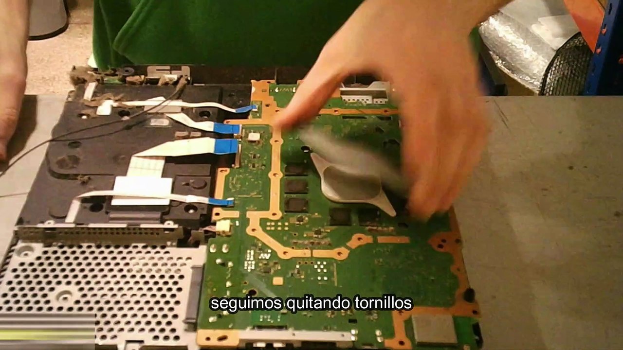 como limpiar y cambiar la pasta termica a una playstation 4