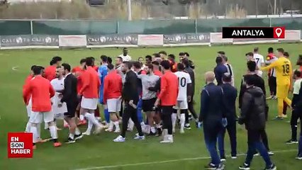 Antalya'da hazırlık maçında saha karıştı, gergin anlar yaşandı