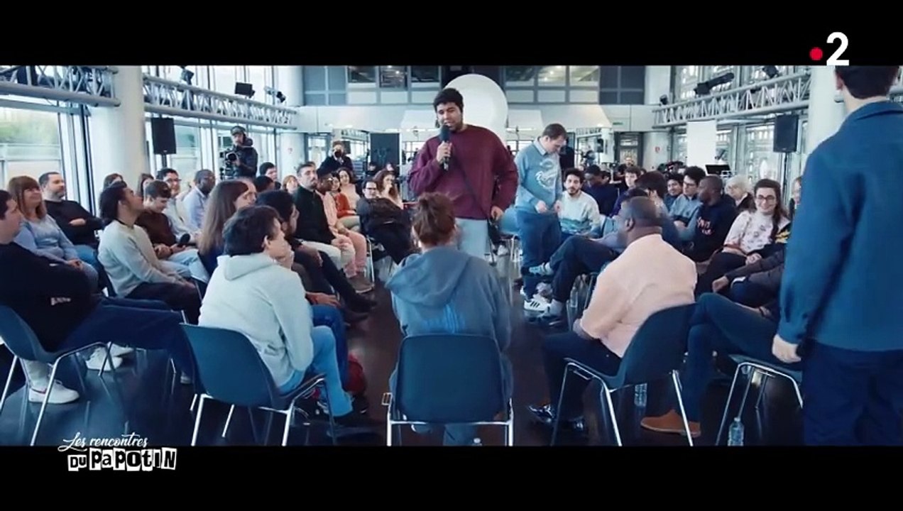 "Beaucoup de gens étaient déçus et je comprends" : Taclée pour son doublage de "Élémentaire", Adèle Exarchopoulos répond avec humour dans "Les rencontres du Papotin"