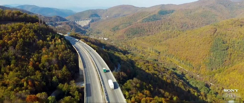 DHOOM 4 Official Trailer - Shahrukh Khan - Yash Raj Films #dhoom4