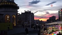 Taksim’de gün batımı hayran bıraktı