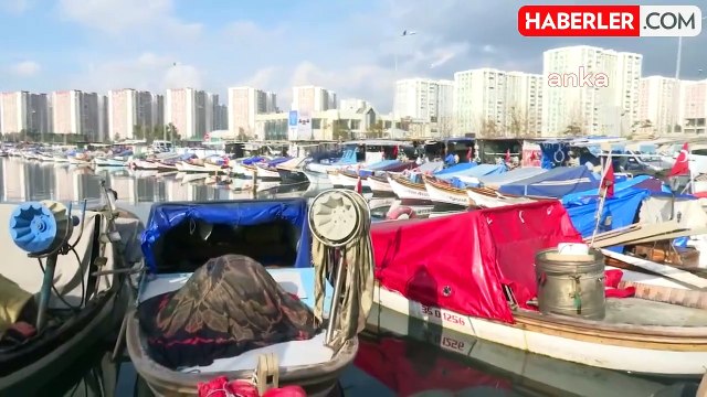 İzmir Büyükşehir Belediye Başkanı Tunç Soyer, Karşıyakalı balıkçıları ziyaret etti