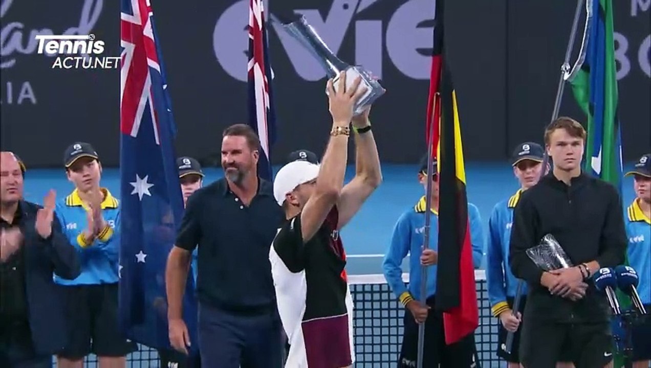 ATP - Brisbane 2024 - Grigor Dimitrov, son premier titre depuis 2017 : "Ça faisait longtemps que je n'en avais pas tenu un"