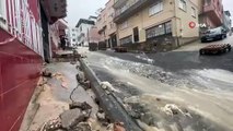 Bursa’da şiddetli yağış sonrası yollar dereye döndü, evleri su bastı