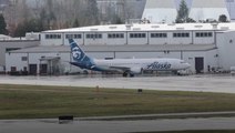 US aviation officials ground Boeing 737 planes after fuselage blowout on Alaska Airlines flight