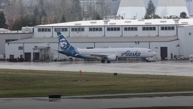 US aviation officials ground Boeing 737 planes after fuselage blowout on Alaska Airlines flight