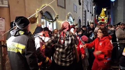 Le befane dei vigili del fuoco in Umbria: tutto in un video