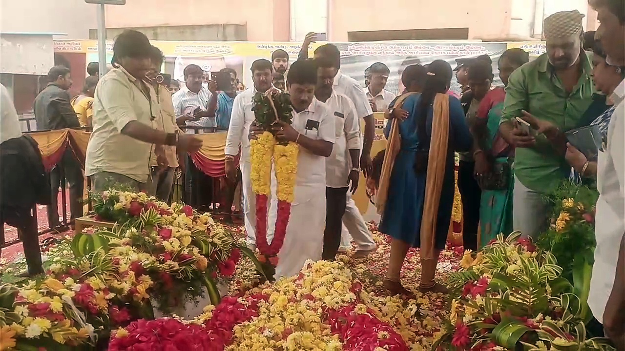 "அவரை போல நன்மைகள் செய்ய ஆசை".. கேப்டன் விஜயகாந்த் நினைவிடத்தில் அஞ்சலி செலுத்திய GP முத்து - வெளியான வீடியோ!