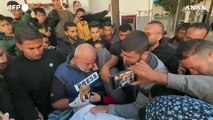 Gaza, i funerali dei giornalisti uccisi in un raid israeliano