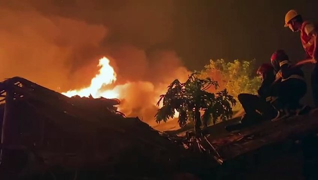 Milhares de rohingyas desabrigados em Bangladesh após incêndio de acampamento
