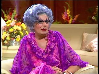 Download Video: An Audience with Dame Edna Everage (1980) - LWT Comedy - Barry Humphries