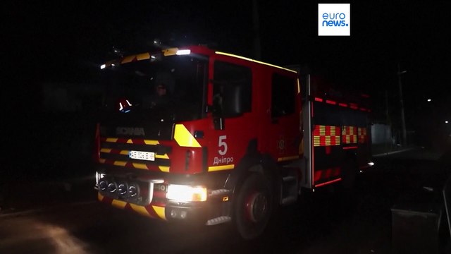 Ucraina, decine di droni russi nella notte: due vittime a Kherson, edifici e auto colpite a Dnipro