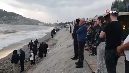Alkol alıp yasağı delerek denize girdi! Öldü
