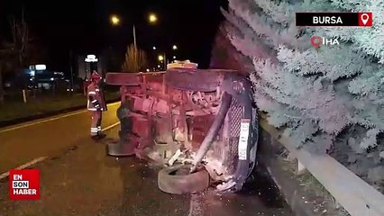 Bursa'da kamyonet tıra çarpıp karşı şeride geçti, sürücü yaralandı