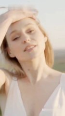 Signs of a girl who loves back