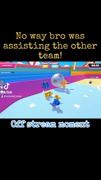 #fallguys #fallballcup #fallball #assist #alleyoop #terribleteammates #scoringgoal #funnymoment #offstream #fyp #shorts #funnycomentary