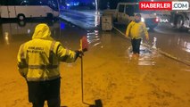 Kırklareli'de şiddetli yağış: Araçlar suya gömüldü