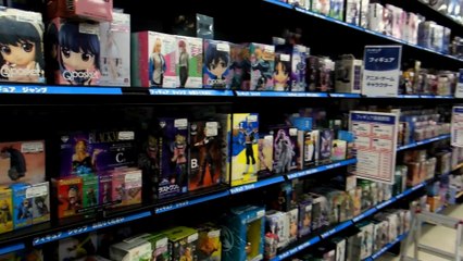 Exploring Book Off in Japan!