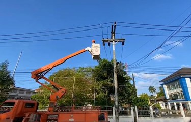 วุ่น! ไฟฟ้าดับทั้งอำเภอ ผงะ 'ตัวการใหญ่' ปีนเสาไฟฟ้าแรงสูง