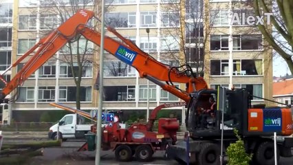 Dangerous Biggest Wood Crusher Root Stump Shredder Equipment, Fastest Whole Tree Chipping Machin