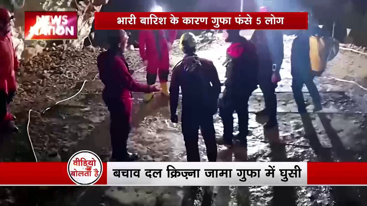 अमेरिका में बर्फबारी से जनजीवन प्रभावित हो गया, यहां लगातार रास्तों को क्लीन करने का काम है जारी