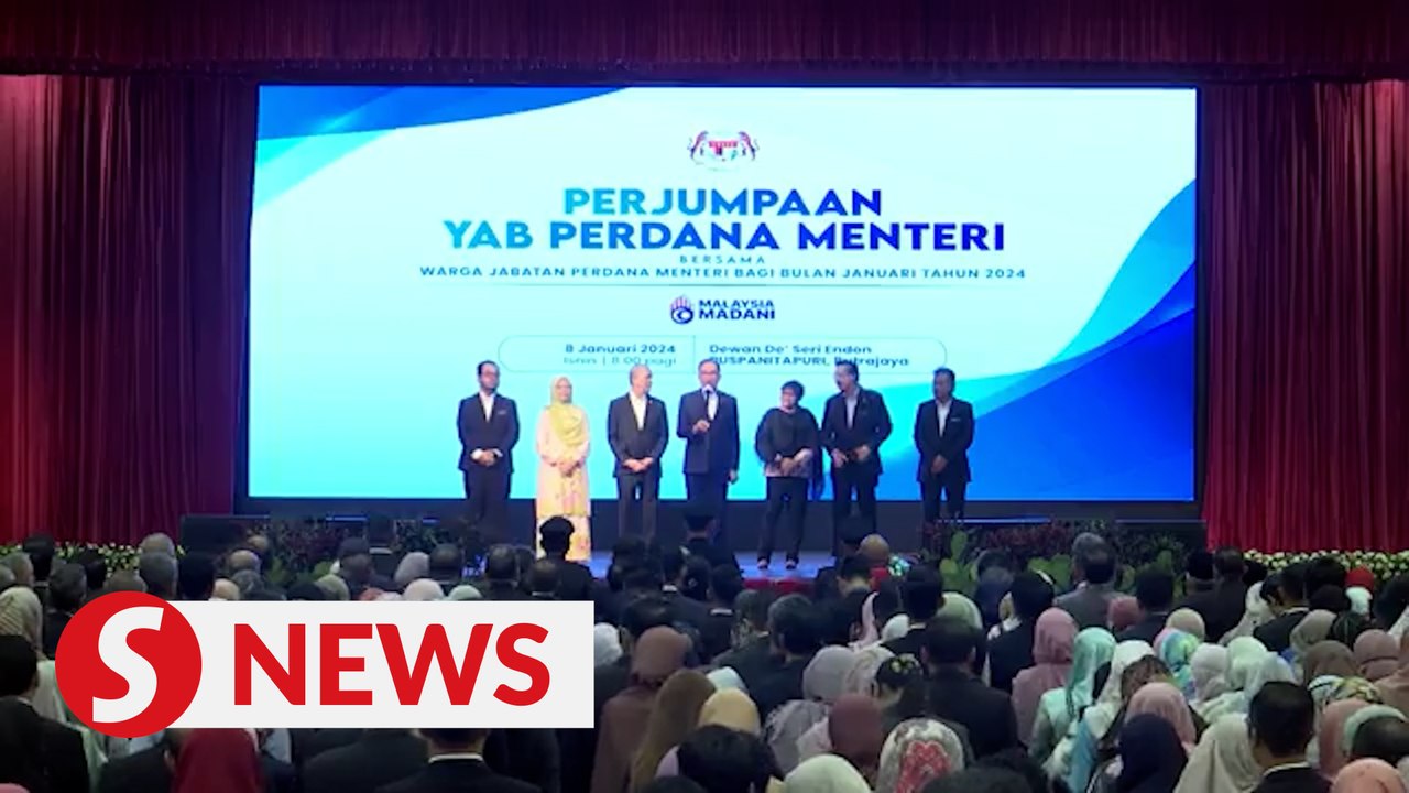 Monthly project progress reports now, says Anwar to top civil servants