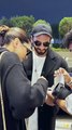 Ranveer & Deepika's Sweetest Gesture For Paps!