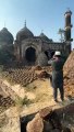 Video: 250 साल पुरानी जर्जर मस्जिद में युवक ने पढ़ी अजान, वीडियो हुआ वायरल