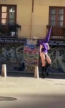 Vean al travesti que se quiso burlar de la Semana Santa y que sufrió un final inesperado