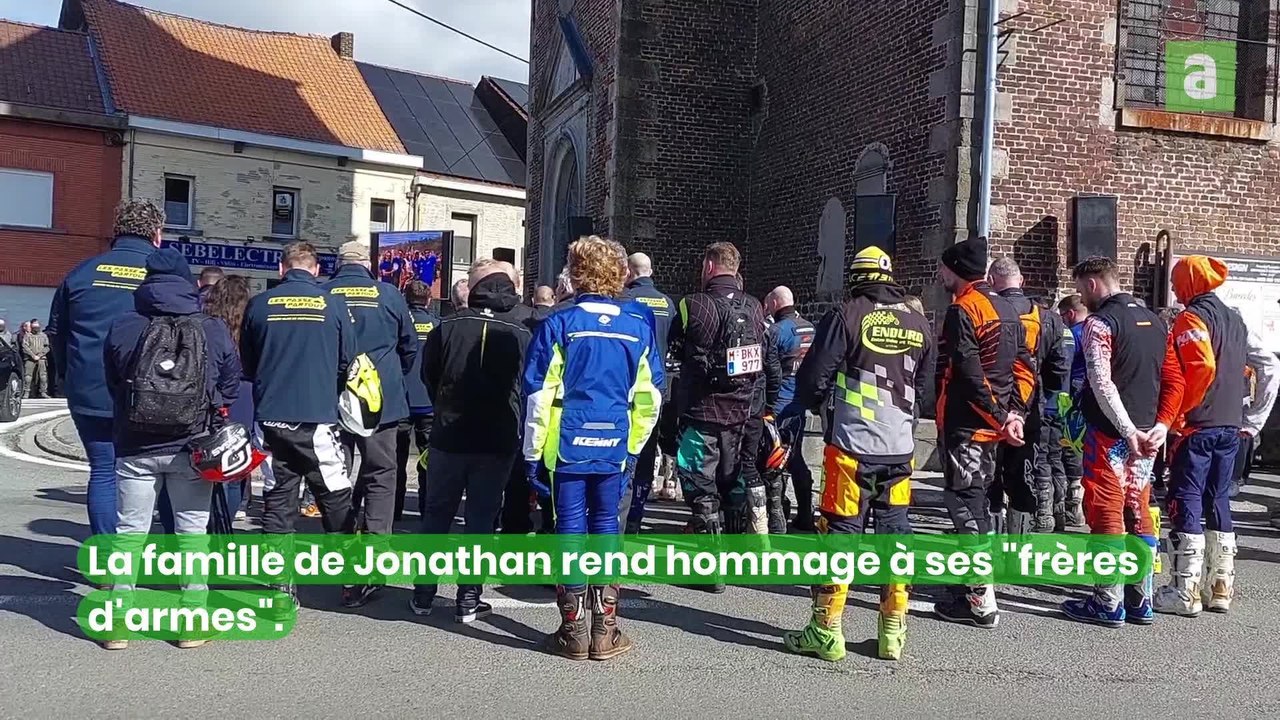 Basècles : hommage national à Jonathan, le policier tué lors d'une perquisition à Lodelinsart