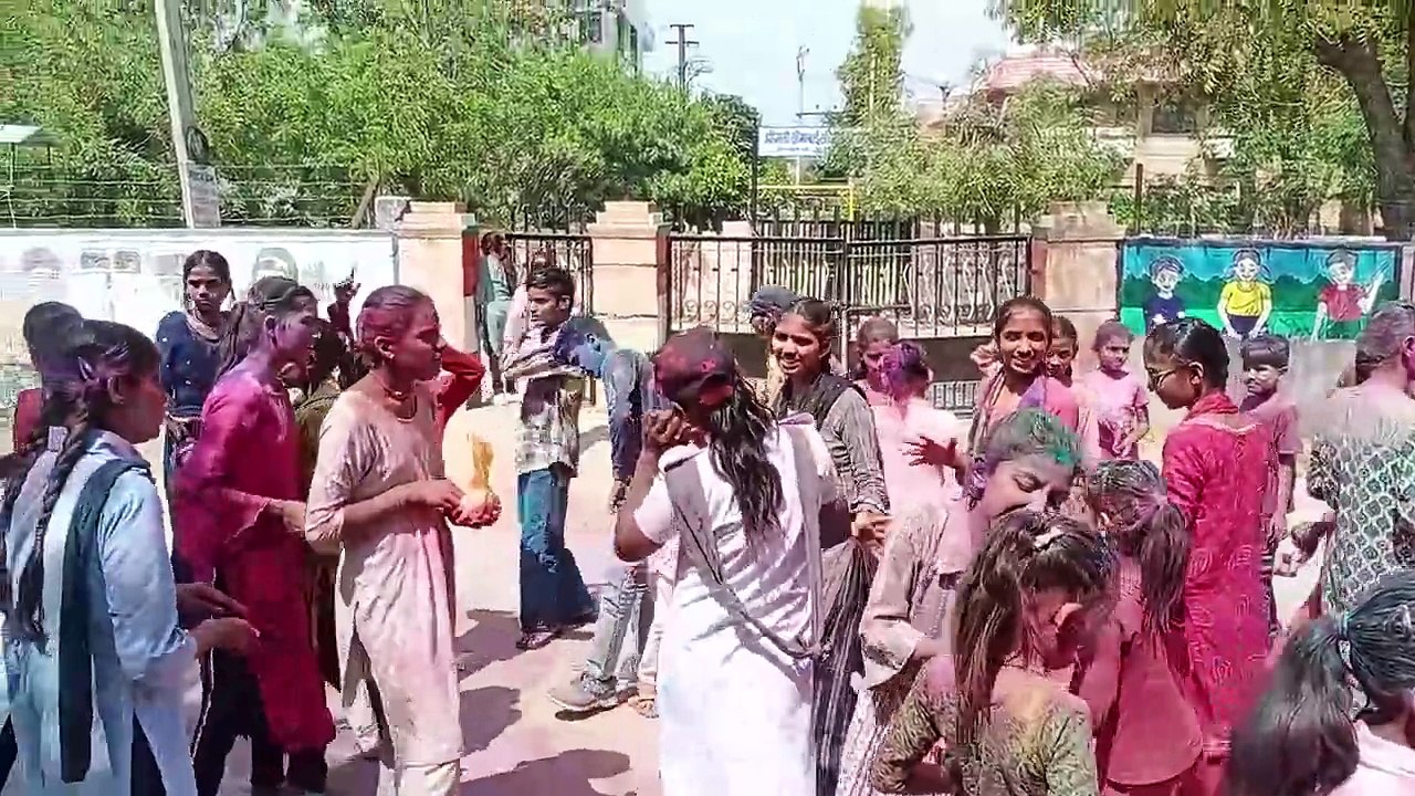 Holi Festival 2024: पाली में ऐसे रंगों से सराबोर होगी होली, देखें वीडियो...