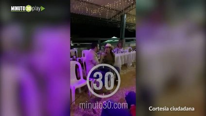 Paola Jara y Jessi Uribe se besan