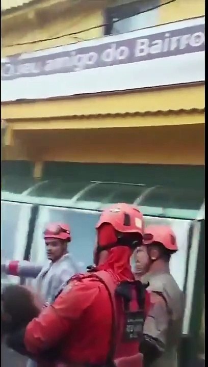 Criança é resgata com vida após ficar soterrada por 15 horas em Petrópolis