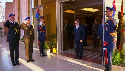 فيديو: السيسي وبن زايد يستعرضان في القاهرة سبل وقف إطلاق النار في غزة