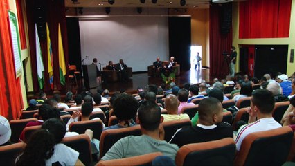 25-09-18 Ojala se abran mas las opciones para el entrenador colombiano Javier Alvarez