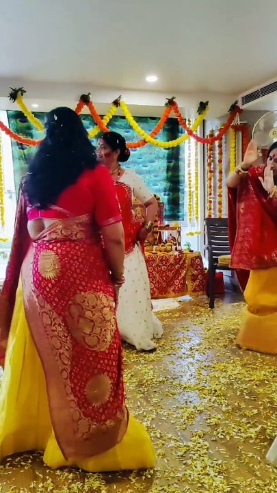 राधा-कृष्ण के स्वरूप संग खेली होली