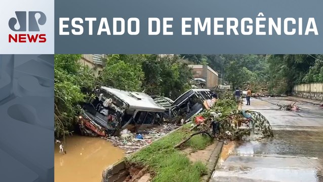 Temporal causa mortes e destruição em Petrópolis, no Rio de Janeiro