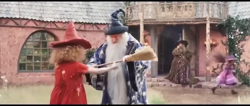 Küçük Cadı Filmi Türkçe Dublaj Film izle macera büyü filmi