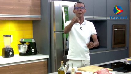 Ex-apresentador da TV Jornal, chef de cozinha Rivandro França é encontrado morto dentro de casa