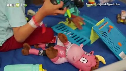 Dos campeones se conocieron Rigo fue a visitar a Jero, un niño valiente que lucha para vivir