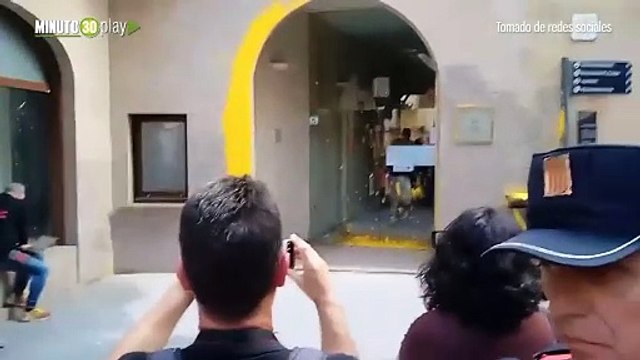 Indignante Como héroes salieron los sujetos que intentaron bañar con aceite a los ciclistas de la Vuelta a España