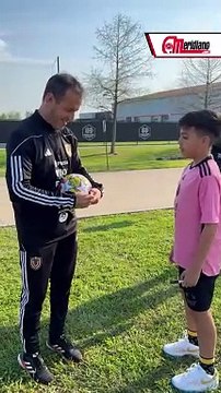 ¡El Bocha Batista con los fanáticos de la Vinotinto!