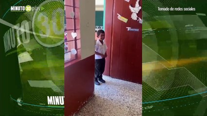Para llorar de emoción La noble reacción de un niño al descubrir su fiesta sorpresa en colegio