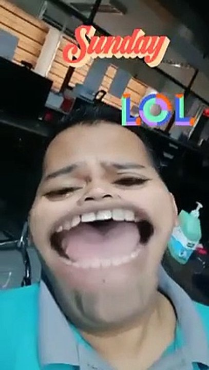 singing while have face effect