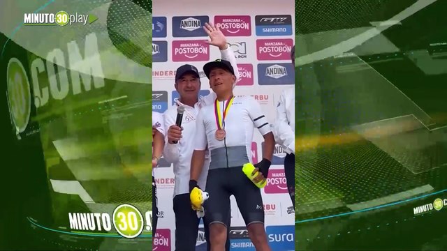 Nairo Quintana rompe en llanto tras llegar al podio en los Nacionales de Ruta