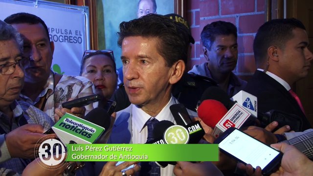 22-11-17 Con expertos locales y extenajeros se cumplio el primer encuentro DigiGov en Antioquia