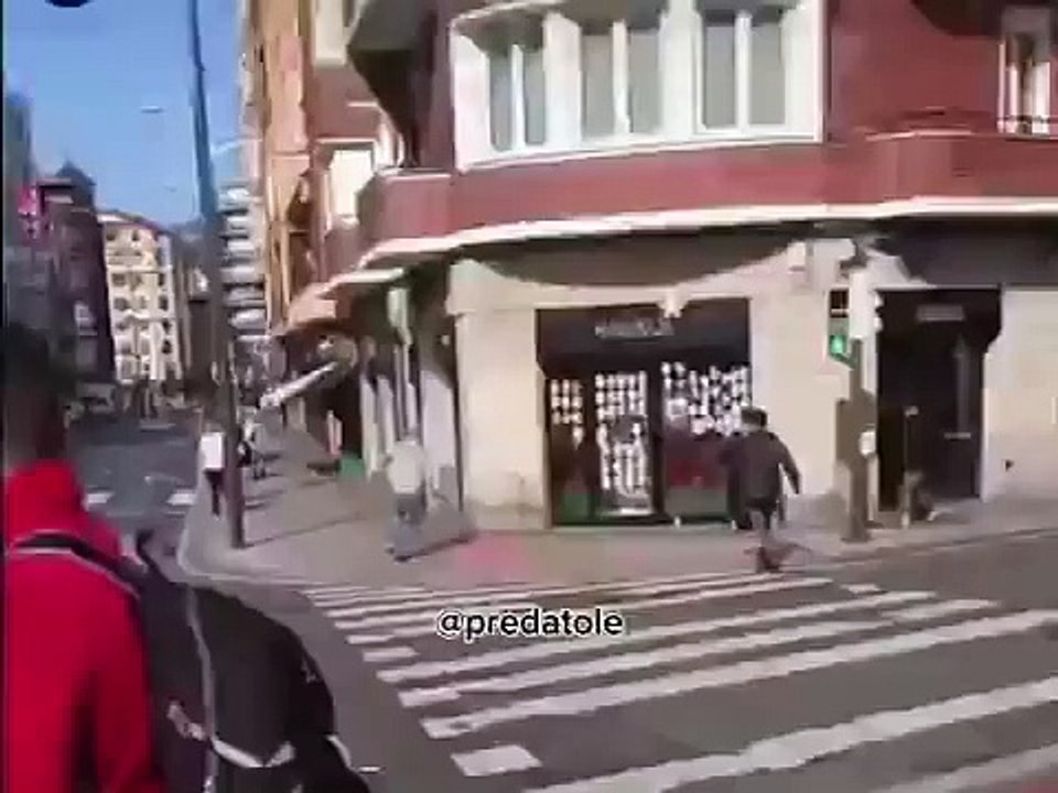 Vean el ataque con machete en pleno centro de Bilbao