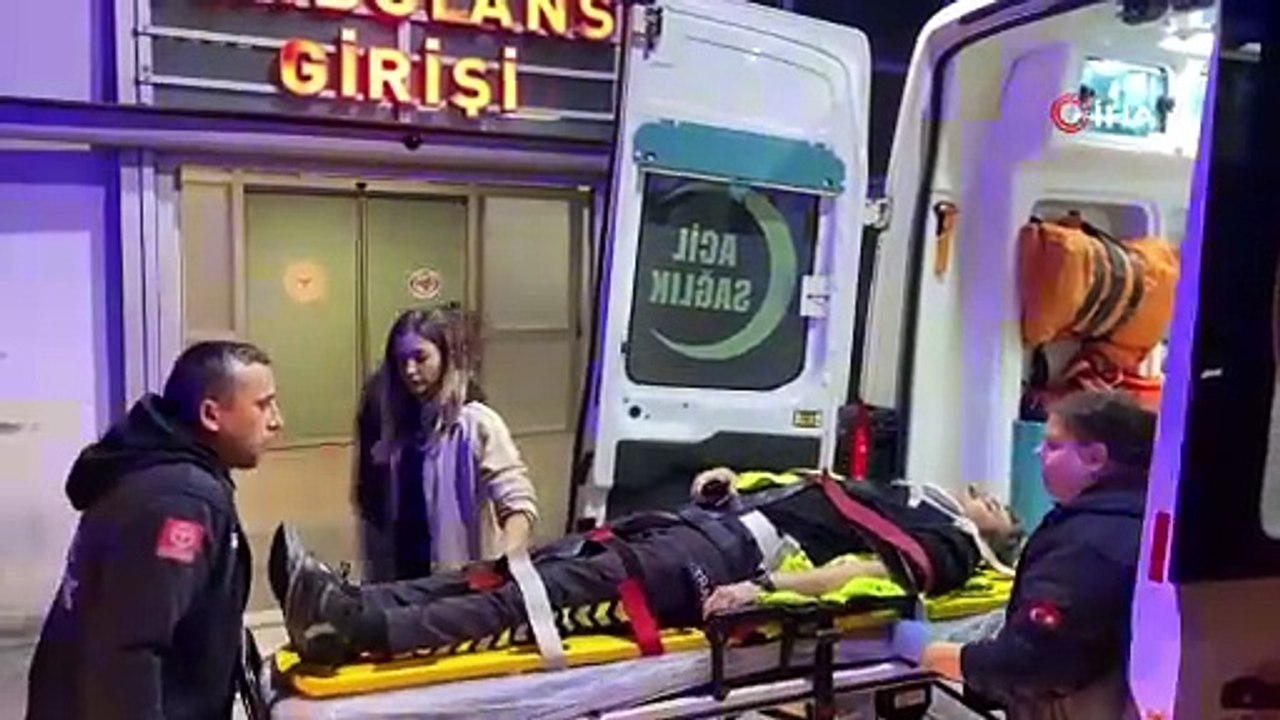 TEM’de polis aracı bariyere çarptı: 2 polis yaralı